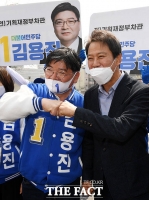 [TF사진관] 이천 김용진 후보 지원유세하는 임종석