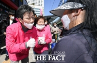 [TF포토] 정미경 후보 지원유세 나선 유승민