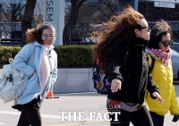 [오늘의 날씨] 갑작스런 꽃샘추위,  '건조하고 강풍'