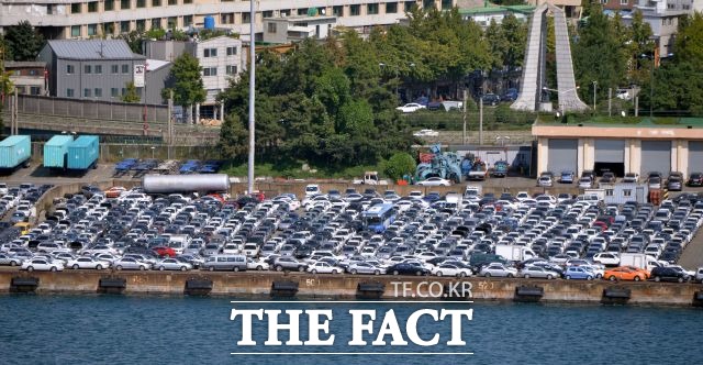 전국경제인연합회는 6일 발표한 무역협회 자료를 분석한 결과 코로나19 여파로 항공 물류가 최대 90% 급감해 정부 지원이 절실하다고 주장했다. /더팩트 DB