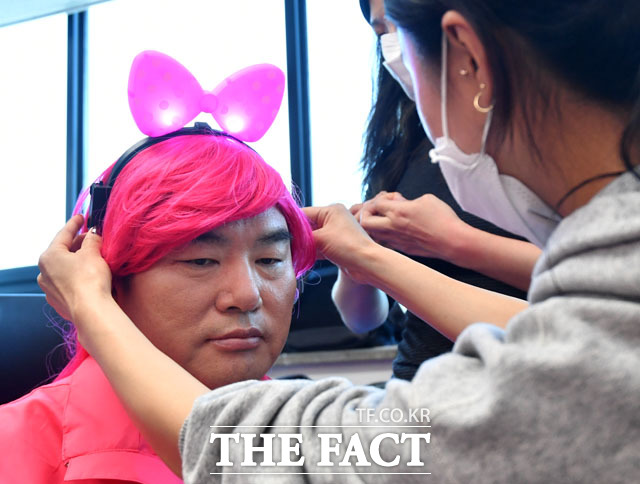 핑크황소 변신중