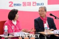 [TF포토] 대화 나누는 나경원-김종인