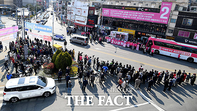 서울 동작구 흑석동에서 열린 나경원 미래통합당 후보의 현장 유세