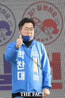 [TF포토] '박찬대 참! 잘했어요'