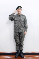  '전역' 윤두준 '잊지 못할 좋은 경험'…오늘(10일) V라이브