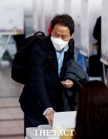 [TF포토] 사전투표하는 임종석 전 비서실장