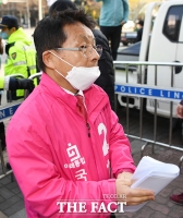 [TF포토] 윤리위원회 참석하는 차명진 후보