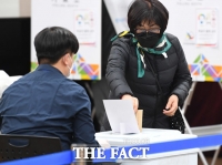 [TF포토] '소중한 한 표'