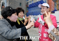 [TF사진관] 주말 거리유세 나선 김진태 후보