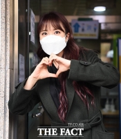 [TF사진관] 홍진영, '여러분 꼭 투표하세요~'