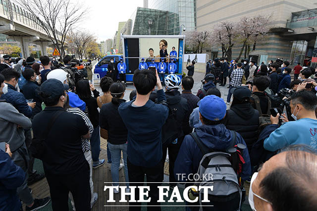 뜨거운 열기의 유세 현장