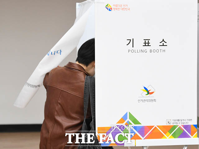 격전지인 서울 동작구와 광진구의 사전투표율 역시 높았던 가운데, 전국 기초자치단체 중 전북 남원시가 가장 높은 사전투표율을 기록했다. /김세정 기자