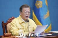  文대통령, 재난지원금 지급 속력 '대상자에게 미리 신청 받으라'