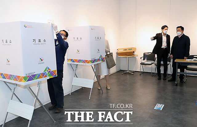 2014년 6.3 지방선거부터 가림막이 없는 신형 기표소가 도입돼 왔다.