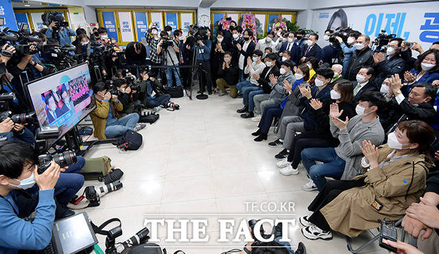 출구조사 결과, 광진을 고 후보 근소한 차이로 우세!