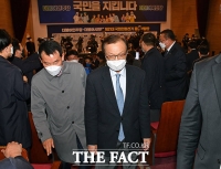 [TF사진관] 개표상황실 나서는 이해찬 대표