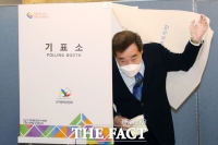 [TF포토] 기표 마친 이낙연