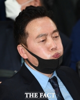 [TF포토] 정봉주, '긴장되는 출구조사'