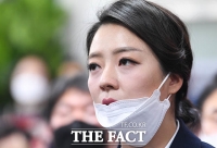 [TF포토] 개표상황 지켜보는 배현진 후보