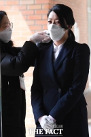 [TF포토] 체온 확인하는 배현진 후보