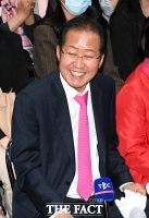 [TF포토] 당선 확정 홍준표, '되찾은 미소'