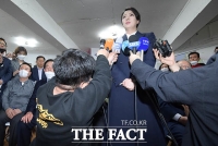 [TF포토] 당선 소감 밝히는 배현진