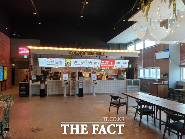 코로나19 여파로 영업을 중단했던 CGV 36개 극장이 다시 문을 연다. 사진은 CGV 성신여대입구점 모습. /문병곤 기자