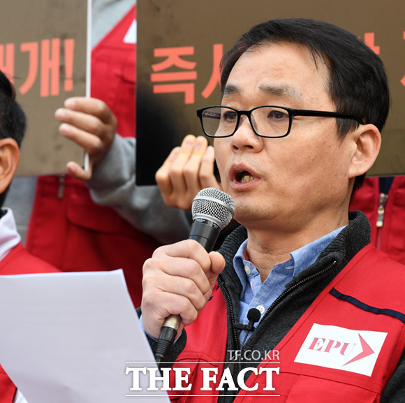정리해고 규탄 발언하는 박이삼 이스타항공조종사노조 위원장