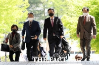 [TF포토] 법원 출석하는 우병우 전 민정수석