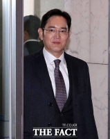  이재용 부회장 '삼성 총수' 2년…현장 중심 기업인·위기 극복 해결사 존재감↑