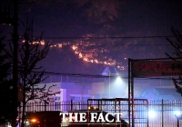 [TF포토] 강원 고성에 대형 산불···'강풍 타고 확산'