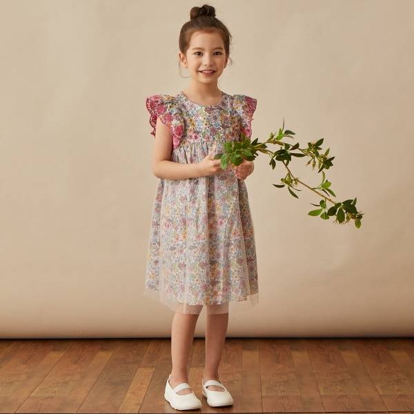 이랜드는 키디키디를 통해 아동복 시장 1위 자리를 굳히고, 올해 아동복 매출을 2배 이상 끌어올리겠다는 목표다. 사진은 키디키디 홈페이지 내 상품 모습. /키디키디 홈페이지 캡처