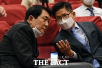 [TF포토] 대화 나누는 안상수-김문수