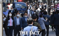[TF포토] '마스크 낀 시민들 가득찬 명동'