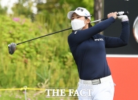 [TF포토] 조정민, '경기중에도 마스크 착용해요!'