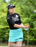 [TF포토] 박현경, '공은 잘 날아갔나?'