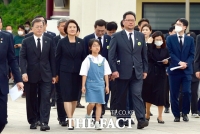 [TF포토] 5·18 참배 나서는 문재인 대통령