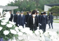  광주 찾은 추미애 '역사 죄인은 진실 부름 앞에 서라'