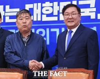 [TF사진관] 김태년 더불어민주당 원내대표 찾은 김동명 한국노총 위원장
