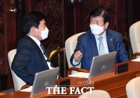 [TF포토] 대화하는 김진표-박병석