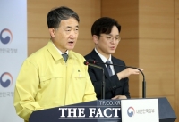  정부 '클럽·노래방 등 고위험시설에 'QR코드' 출입명부 도입'