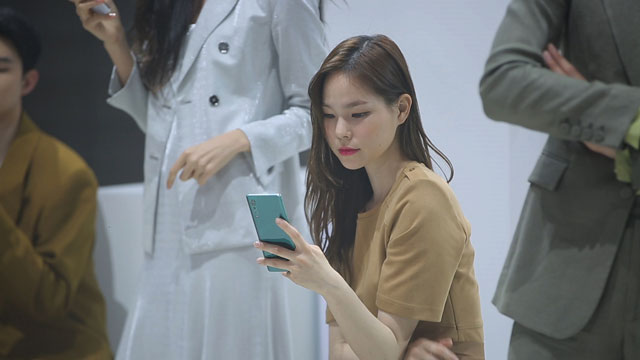 지난 24일 방송된 KBS2 인기 예능 프로그램 사장님 귀는 당나귀 귀에서 LG전자 스마트폰 LG 벨벳이 소개되고 있다. /사장님 귀는 당나귀 귀 영상 캡처