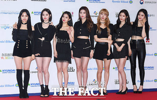 걸그룹 다이아가 6월 10일 6번째 미니앨범 Flower 4 Seasons를 발매한다. 1년 3개월 만의 컴백이다. 사진은 지난해 5월 열린 드림콘서트 참석 당시 모습. /이동률 기자