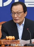 [TF포토] 미소 짓는 이해찬 대표