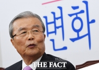 [TF사진관] 기자간담회 참석한 김종인, '무엇이든 물어보세요!'