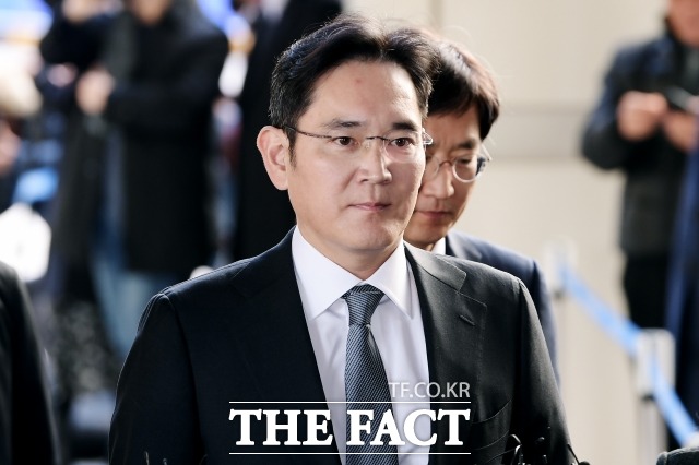 이재용 삼성전자 부회장이 구속 갈림길에 서게 되면서 삼성의 경영 활동에 빨간불이 커졌다. /이선화 기자