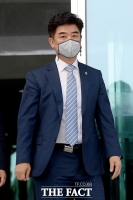 [TF포토] 21대 국회 첫 본회의 참석하는 김병욱 의원