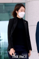 [TF포토] 21대 국회 첫 본회의 참석하는 고민정