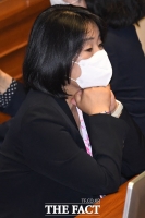 [TF사진관] 윤미향, 21대 국회 첫 본회의 참석