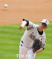 [TF포토] 힘차게 투구하는 두산 플렉센